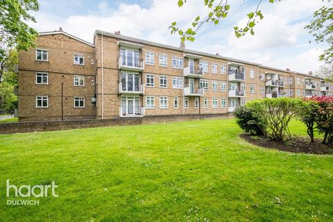Flat 20, Maxwell Court Dulwich Common, London, SE22 8NT