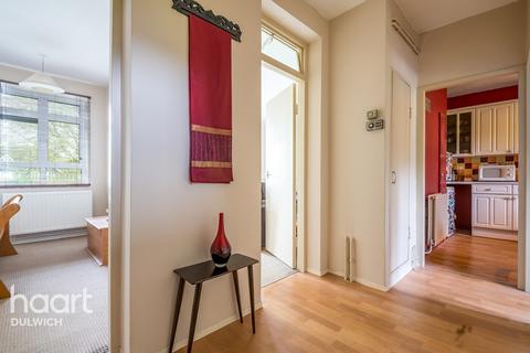 Flat 20, Maxwell Court Dulwich Common, London, SE22 8NT