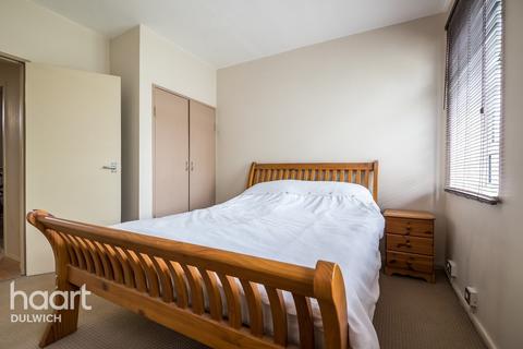 Flat 20, Maxwell Court Dulwich Common, London, SE22 8NT