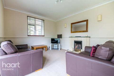Flat 20, Maxwell Court Dulwich Common, London, SE22 8NT