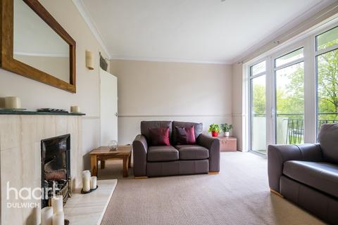 Flat 20, Maxwell Court Dulwich Common, London, SE22 8NT