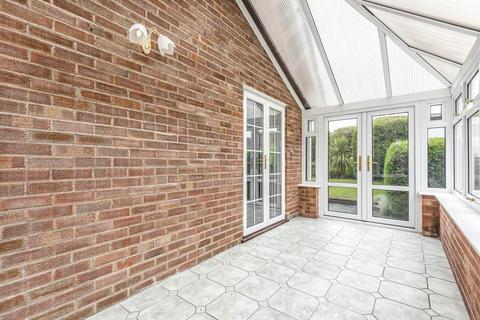 9 Holcombe Drive, Llandrindod Wells, LD1 6DN