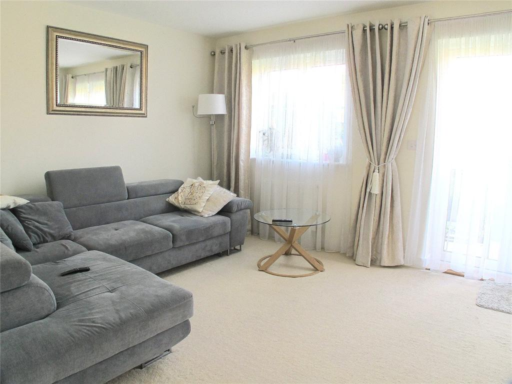 Westland Drive, LeeOnTheSolent... 3 bed semidetached house £325,000