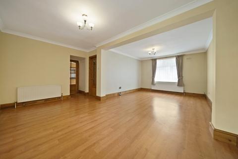 5 Townholm Crescent, London, W7 2LY