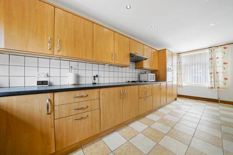5 Townholm Crescent, London, W7 2LY