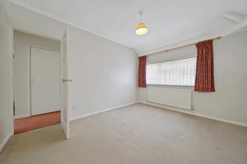 5 Townholm Crescent, London, W7 2LY