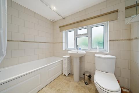 5 Townholm Crescent, London, W7 2LY