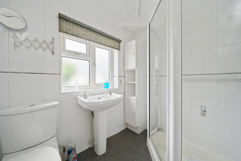 5 Townholm Crescent, London, W7 2LY