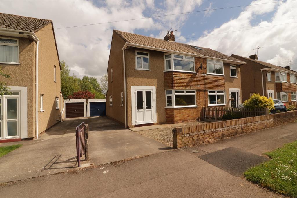 Tyndale Avenue, Bristol, BS37 5EU 3 bed semidetached house £260,000