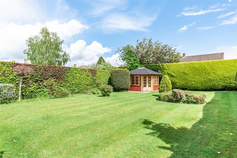 4 Aldeburgh Close, Emmer Green, Reading, RG4 8UT