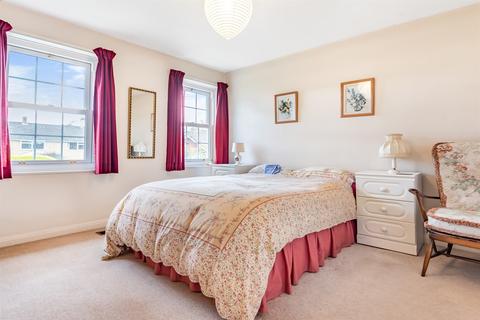 4 Aldeburgh Close, Emmer Green, Reading, RG4 8UT
