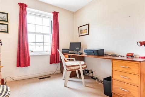 4 Aldeburgh Close, Emmer Green, Reading, RG4 8UT