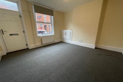 3 bedroom terraced house to rent, Wilkinson Avenue, Beeston, NG9 2NL