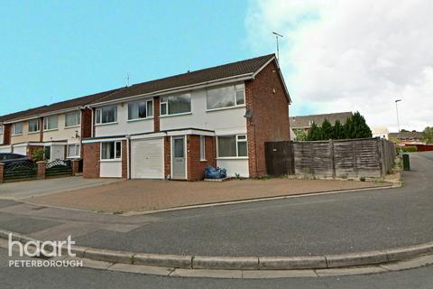 2 Chelmer Garth, Paston, Peterborough, PE4 7XX
