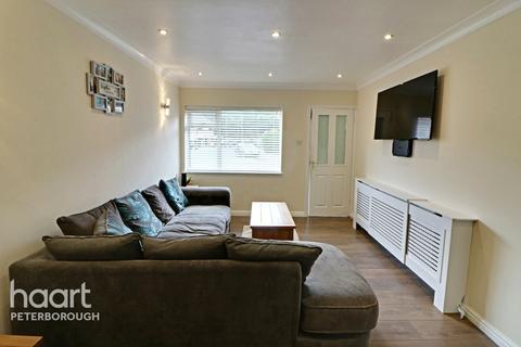 2 Chelmer Garth, Paston, Peterborough, PE4 7XX