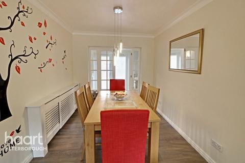 2 Chelmer Garth, Paston, Peterborough, PE4 7XX