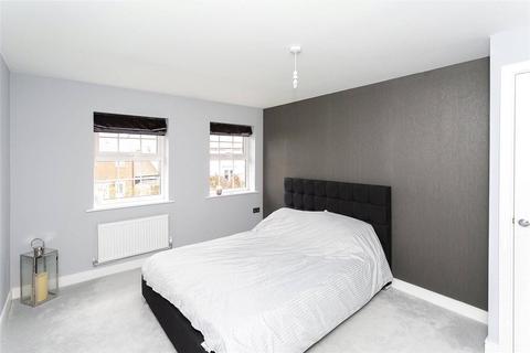3 Griffiths Close, Bushey, WD23 3EY