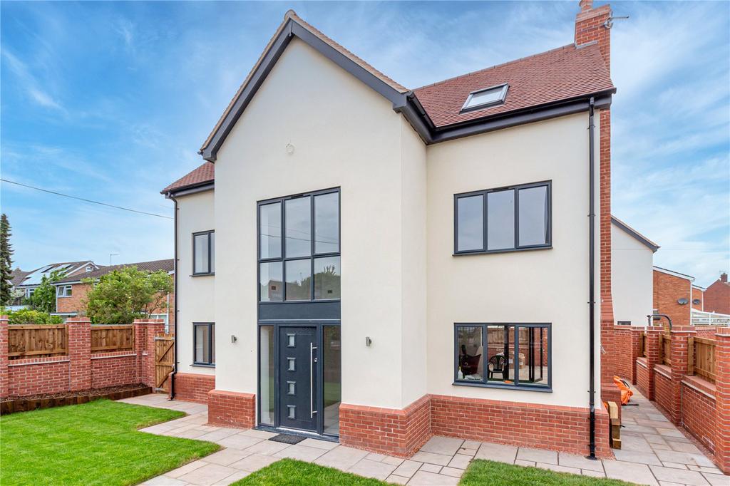 Droitwich Road, Fernhill Heath, Worcester, WR3 6 bed detached house £