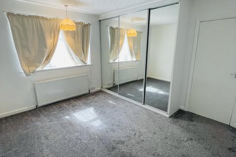 2 bedroom maisonette to rent, Uxbridge , UB10