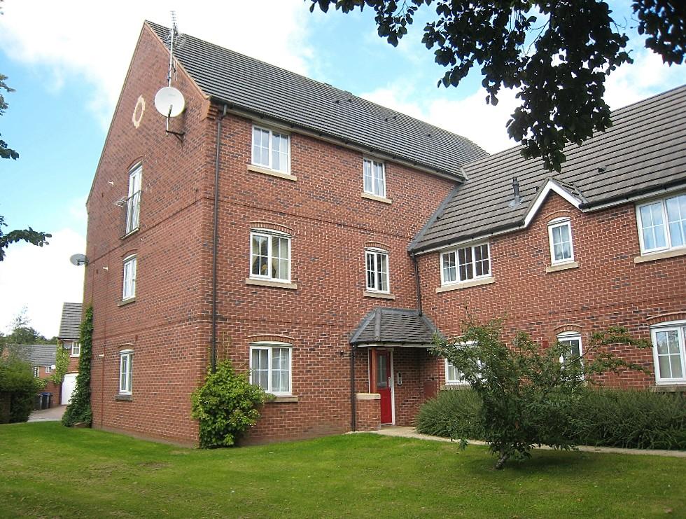 Millbrook Gardens, Blythe Bridge, ST11 2 bed flat £575 pcm (£133 pw)