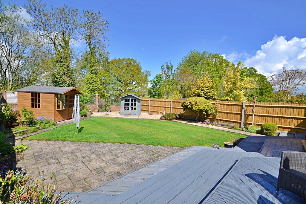 Wimborne 4 bed detached house for sale £650,000