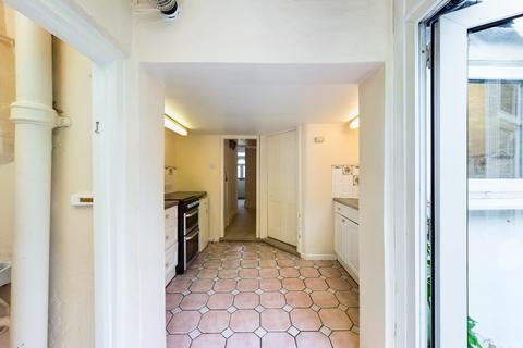 6 Bath Road, Eastbourne, BN21 4UA