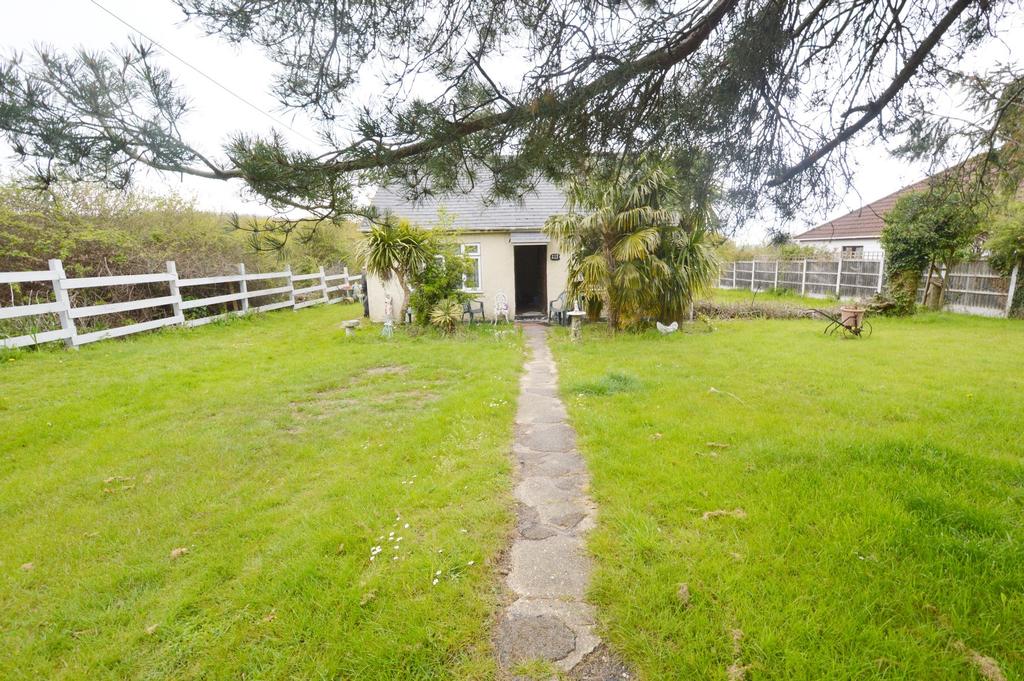 Greensward Lane, Hockley, SS5 3 bed bungalow £400,000