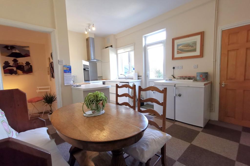 St. Road, Eastbourne, East... 2 bed terraced house £300,000