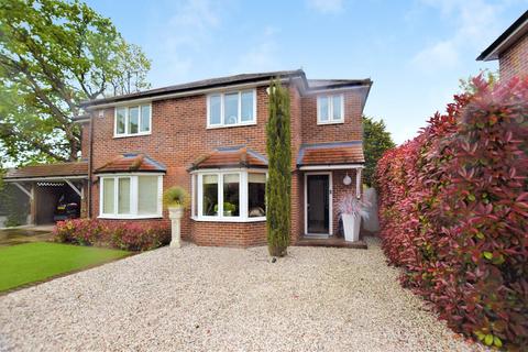 2 Barnfield Walk, Romford, RM2 6AF