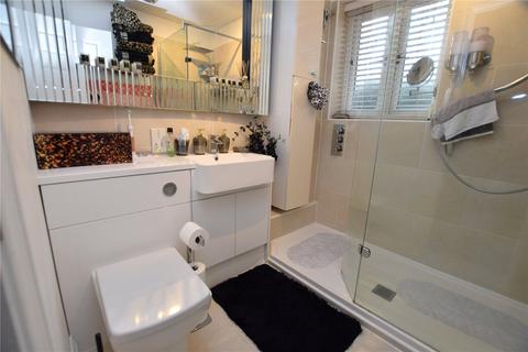 2 Barnfield Walk, Romford, RM2 6AF