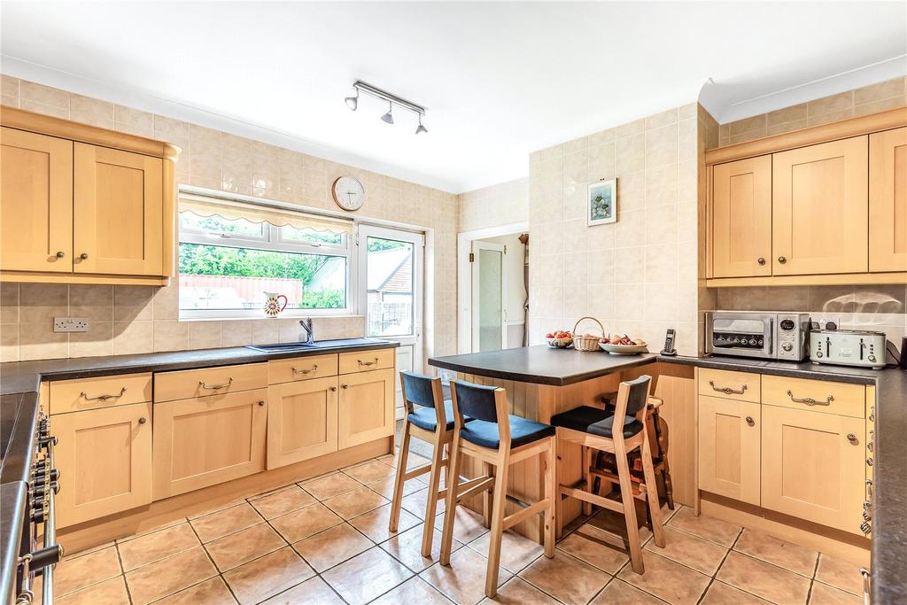 Ampthill Road, Houghton Conquest... 4 bed bungalow £425,000