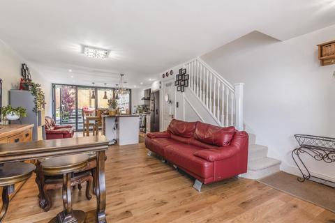 18 Cranford Close, London, SW20 0DP