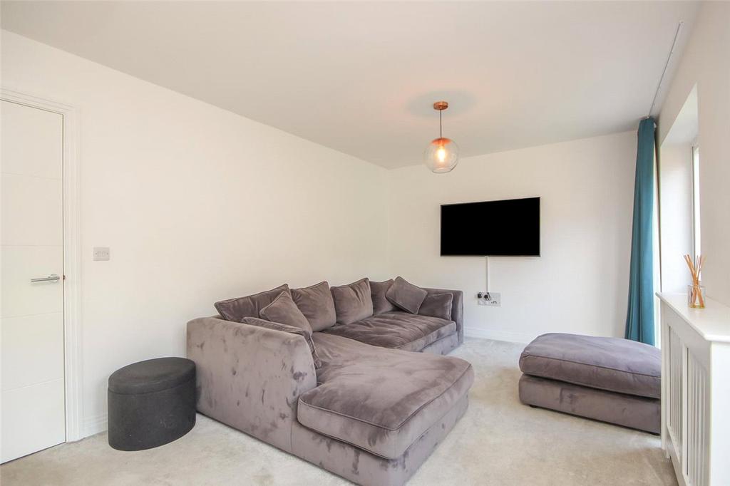 Barnes Wallis Way, Bricket Wood, St. Albans 3 bed end of terrace house
