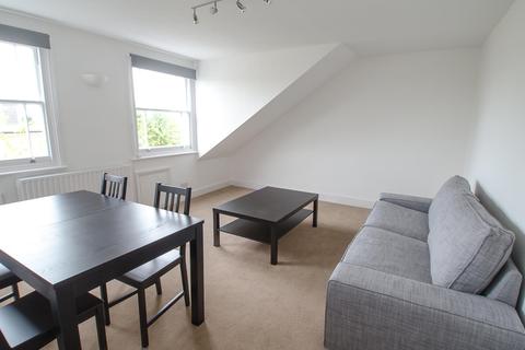 Flat D, 22 Adolphus Road, London, N4 2AZ