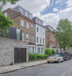 Flat D, 22 Adolphus Road, London, N4 2AZ
