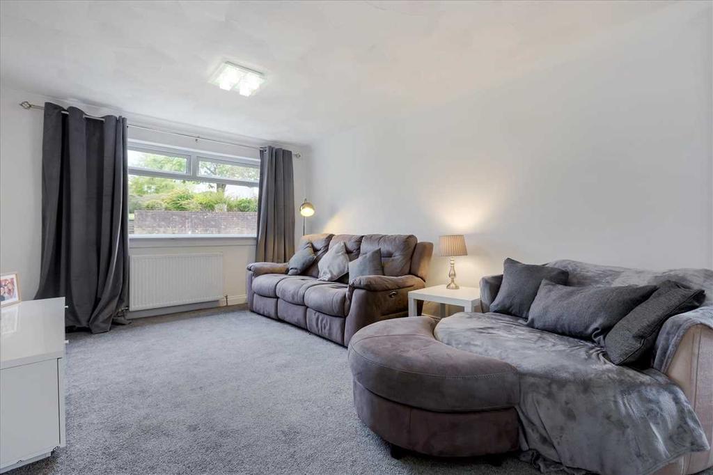 Glen Nevis, St Leonards, EAST KILBRIDE 2 bed apartment £75,000