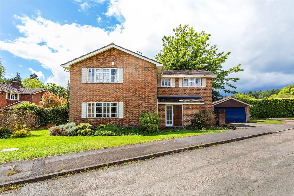 Westfield, Reigate, Surrey, RH2 4 bed detached house £975,000