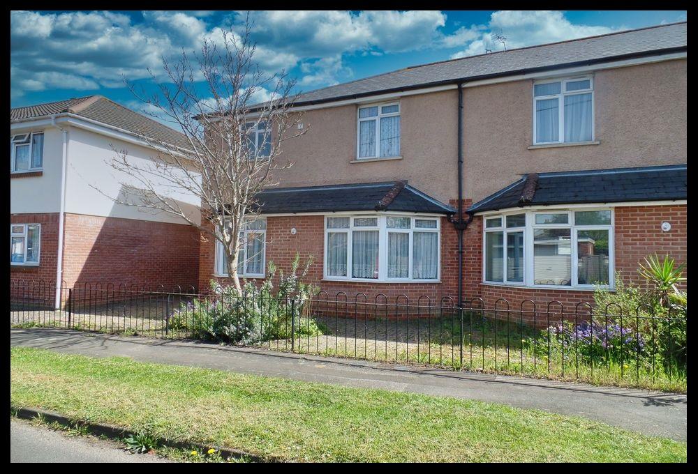 Downs Park Avenue, Totton, Southampton SO40 1 bed flat £170,000