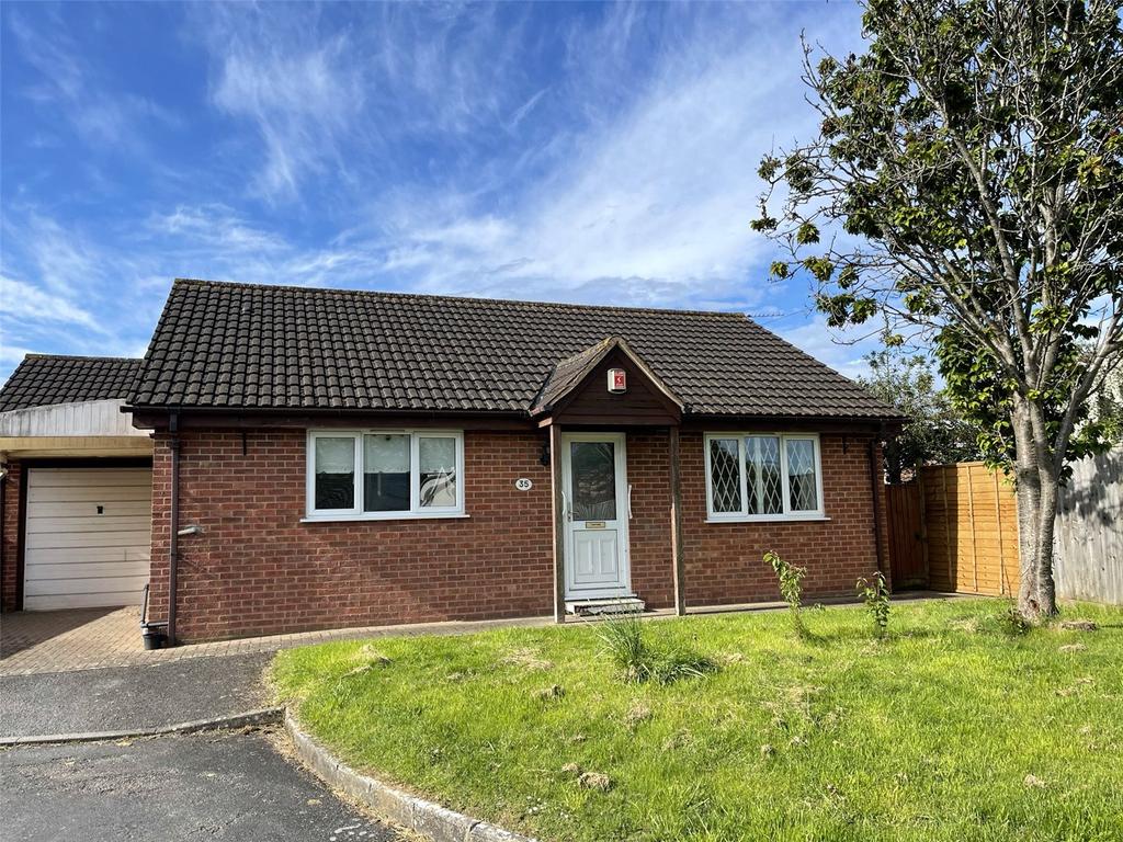 Horsbere Road, Hucclecote, Gloucester, GL3 2 bed bungalow £270,000