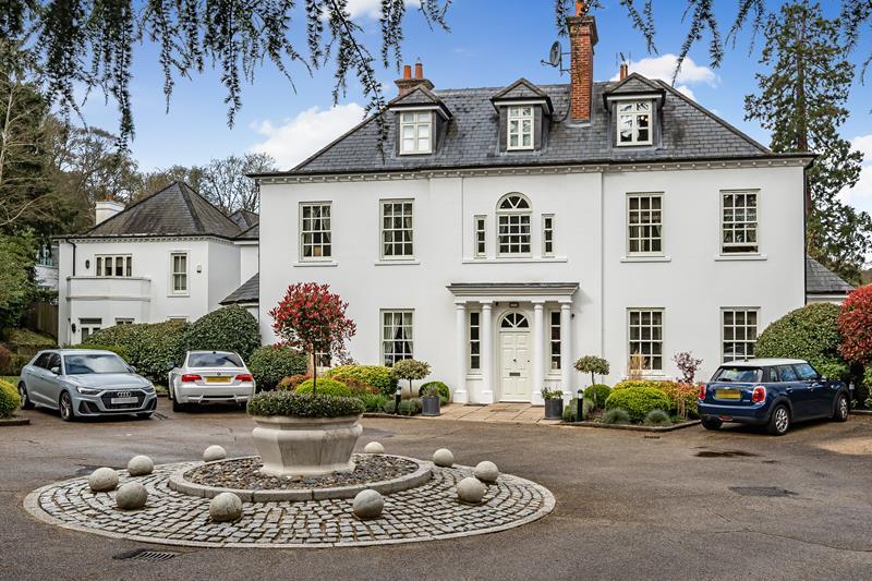 Heronsbrook, Buckhurst Road, Ascot, SL5 2 bed apartment to rent £