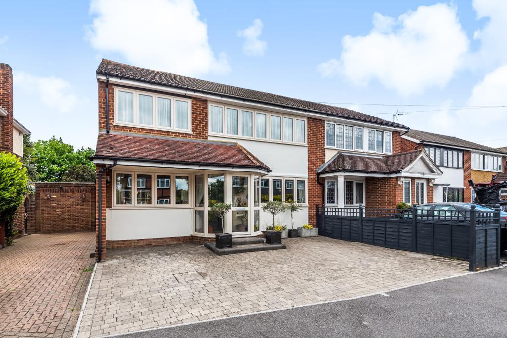 SunburyOnThames, Middlesex, TW16 4 bed semidetached house for sale