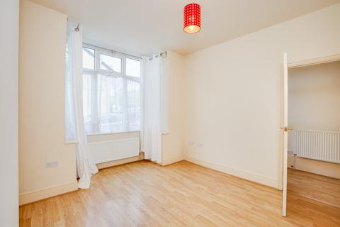 5 Convent Gardens, London, W5 4UT