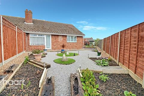 10 Crossfield Way, Kirby Cross, Frinton-on-sea, CO13 0LL