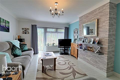 10 Crossfield Way, Kirby Cross, Frinton-on-sea, CO13 0LL