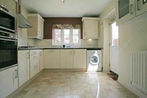 3 bedroom terraced house to rent, Beceshore Close, Moreton-in-Marsh, Gloucestershire. GL56 9NB