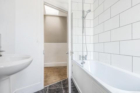 28a Brading Road, London, SW2 2AW