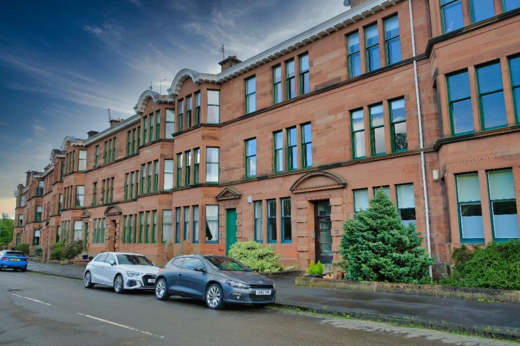 Fotheringay Road Flat 1 2 Pollokshields Glasgow G41 4lg 4 Bed Flat 395 000