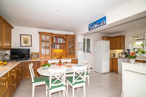 Southview House Farm Road, Goring, Reading, RG8 0AA