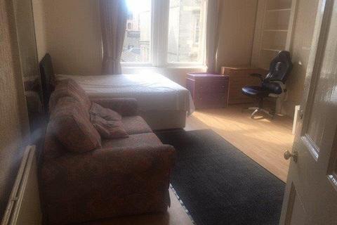 4 bedroom flat to rent, 146 Holland Street, Glasgow G2