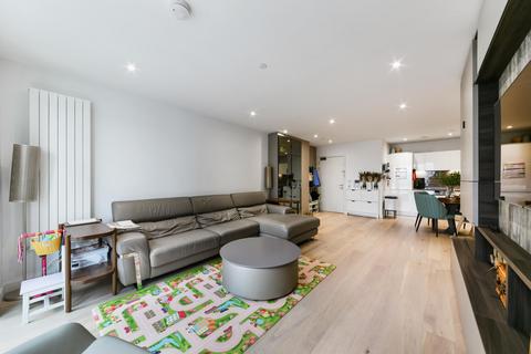 2 bedroom apartment for sale, Fairwater House, Royal Wharf, E16